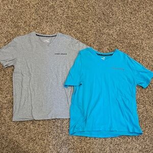 (2) Men’s Under Armour Light Gray and Teal Blue V-Neck T-Shirt Lot - Size Large